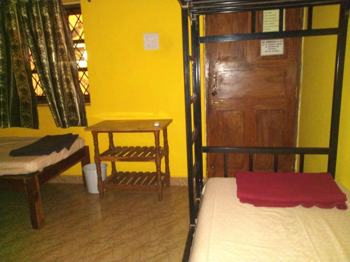 Baba Hostel By La Voglia Chapora Bagian luar foto